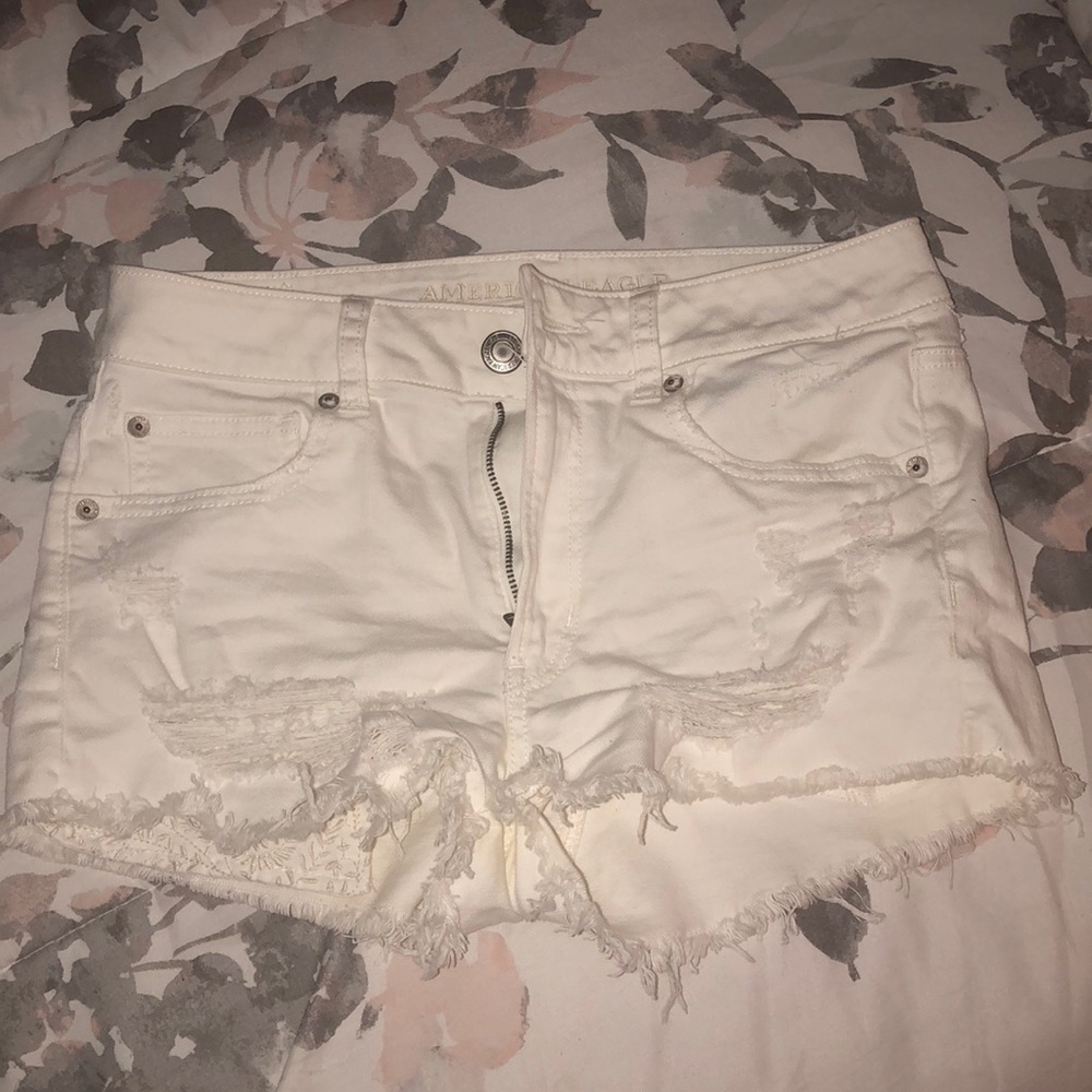American eagle white shorts